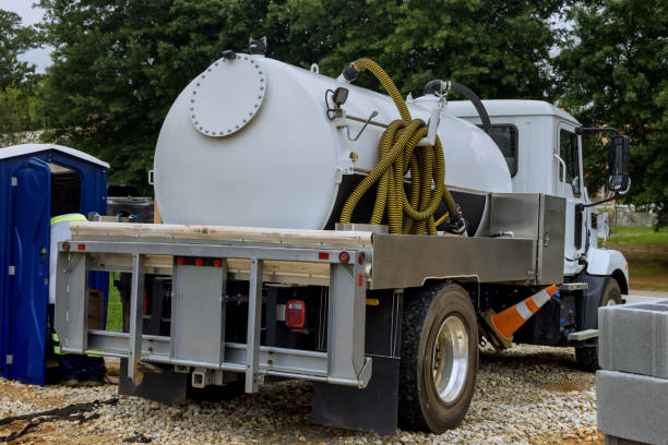 Best Portable restroom trailer rental  in East St Louis, IL